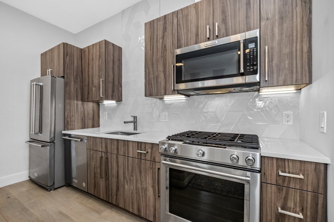 24 Rush St # C Property Photo 8