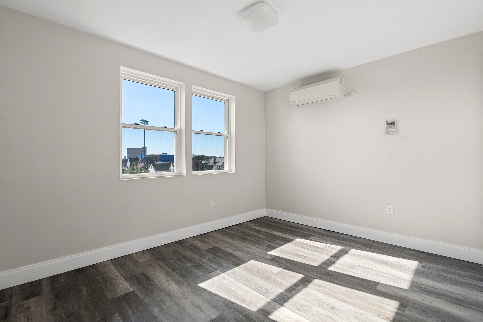 81 Chelsea St Property Photo 14