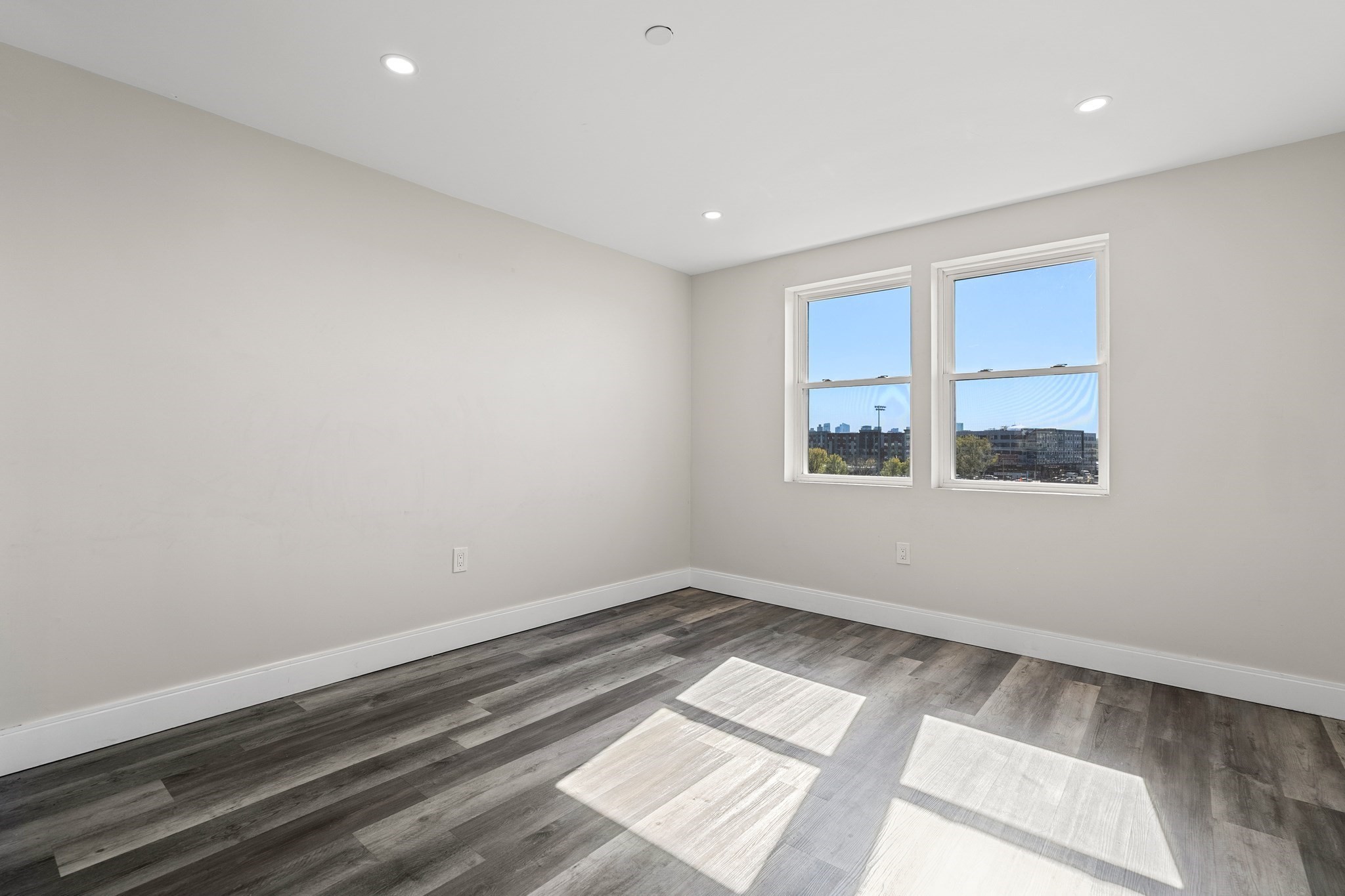 81 Chelsea St Property Photo 16