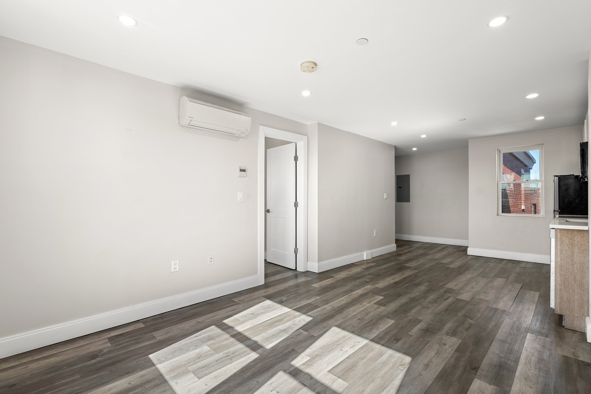 81 Chelsea St Property Photo 23