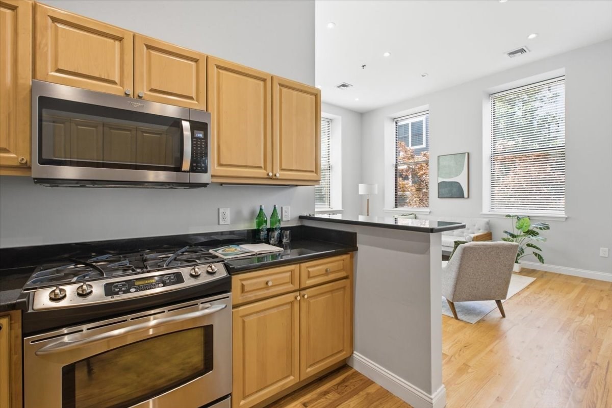 11 Wyman St # 2b Property Photo 12