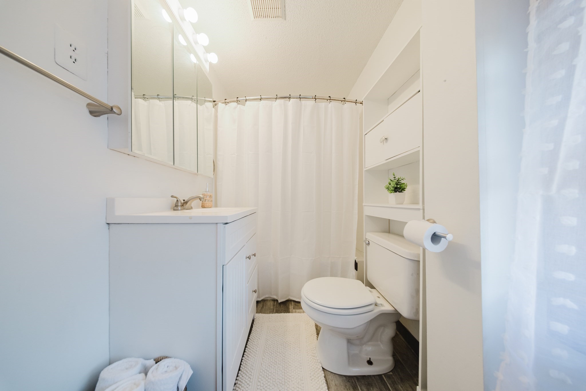 34 Main Property Photo 8