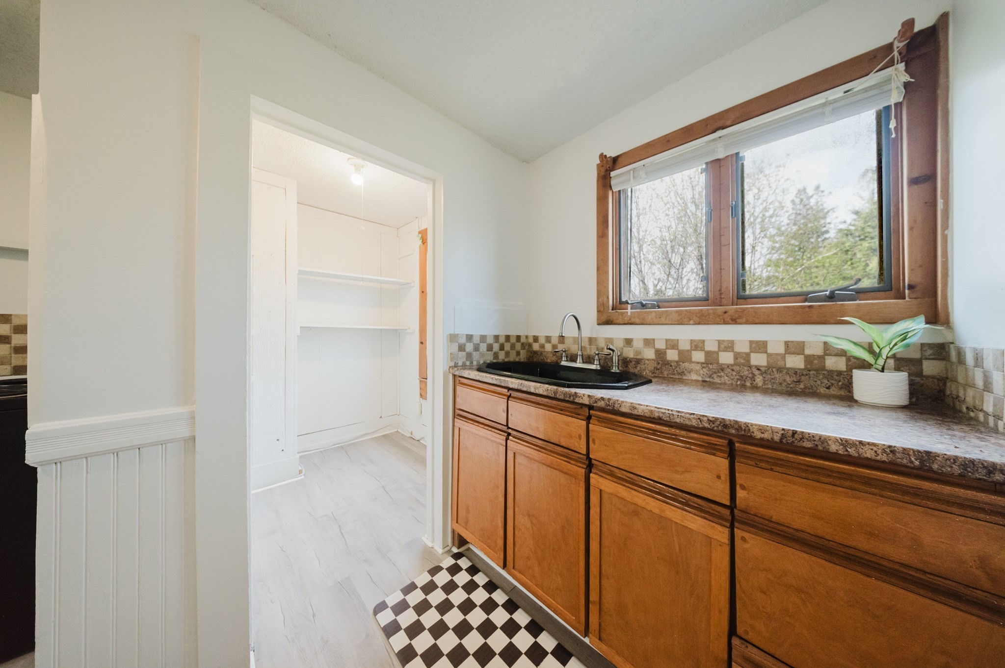 34 Main Property Photo 11