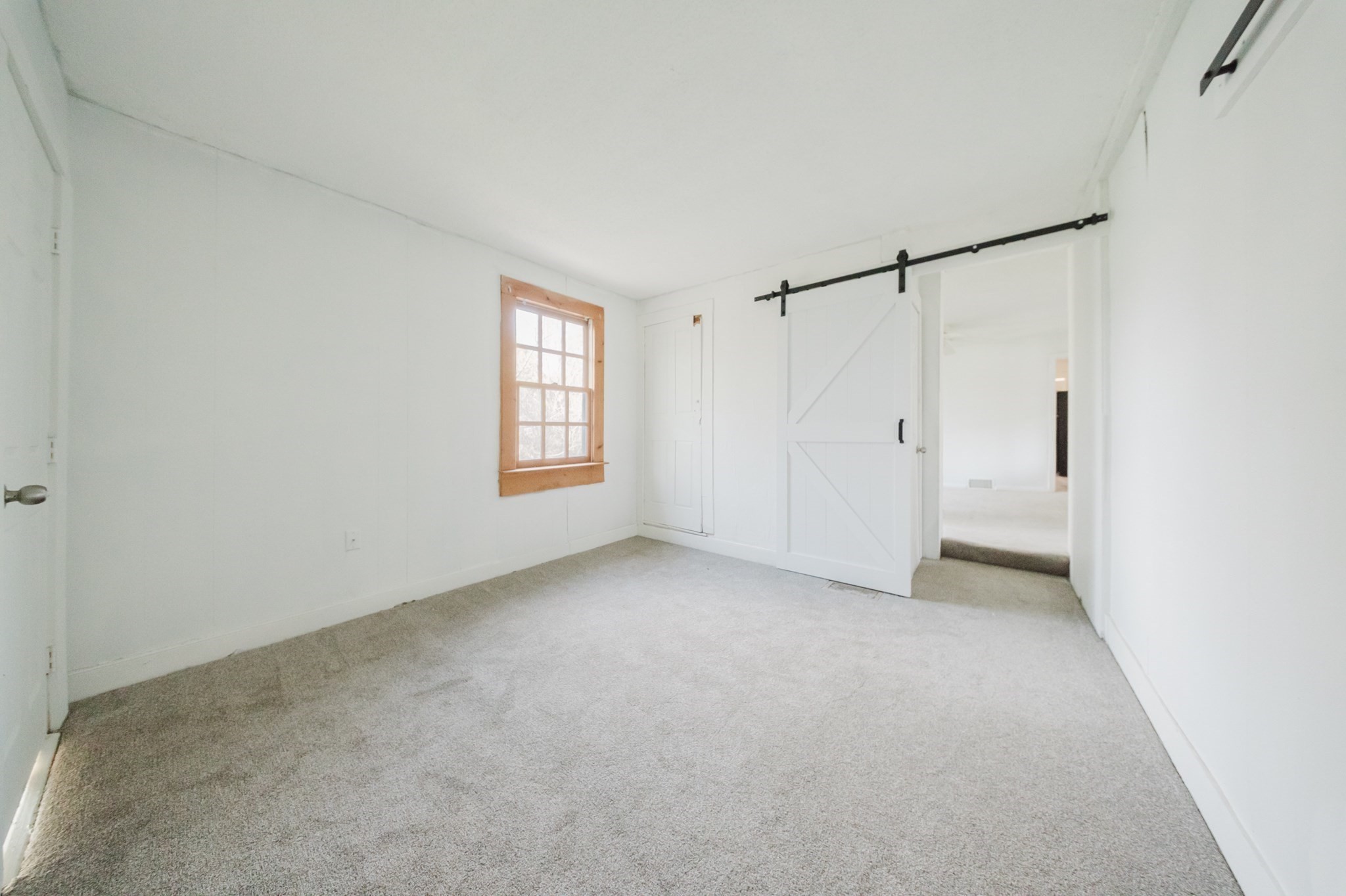 34 Main Property Photo 13
