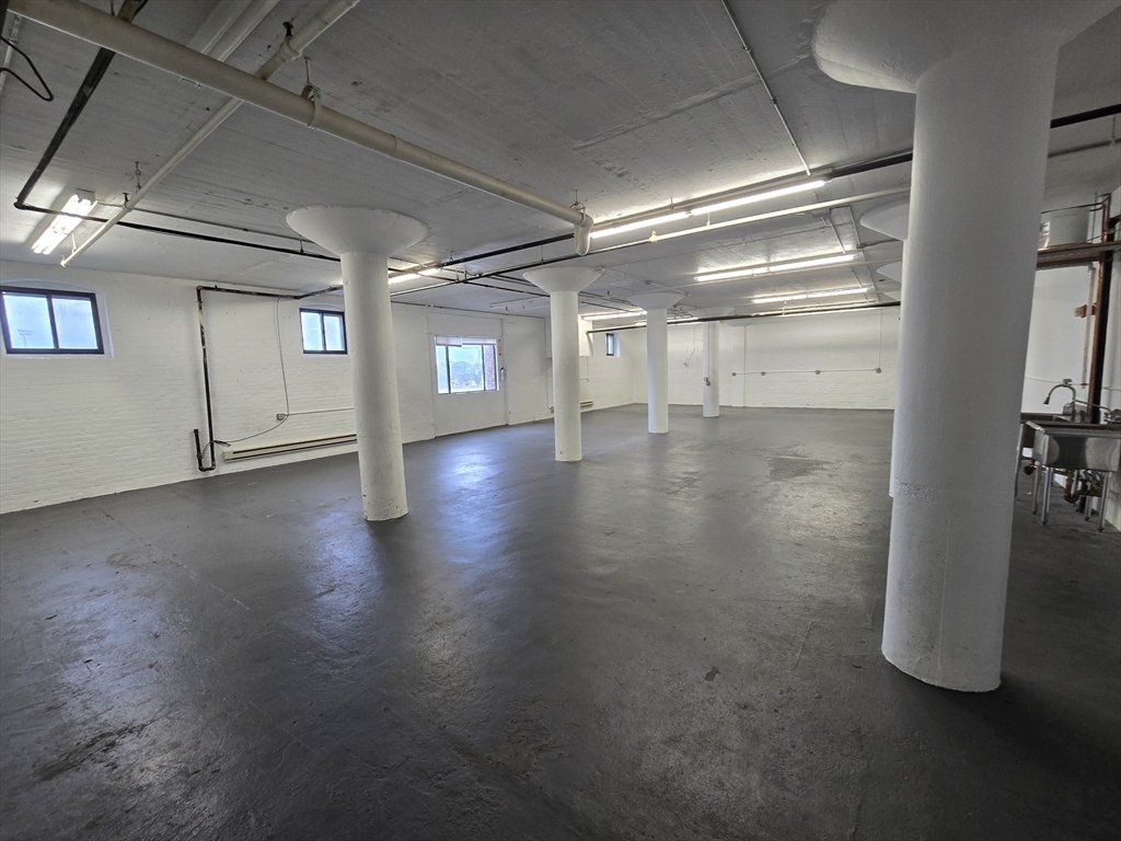 50 Terminal # 306 Property Photo 3