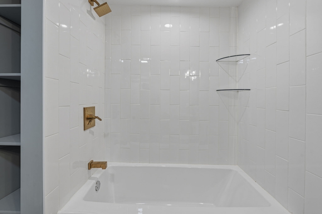 8 Hammatt St # 8 Property Photo 23