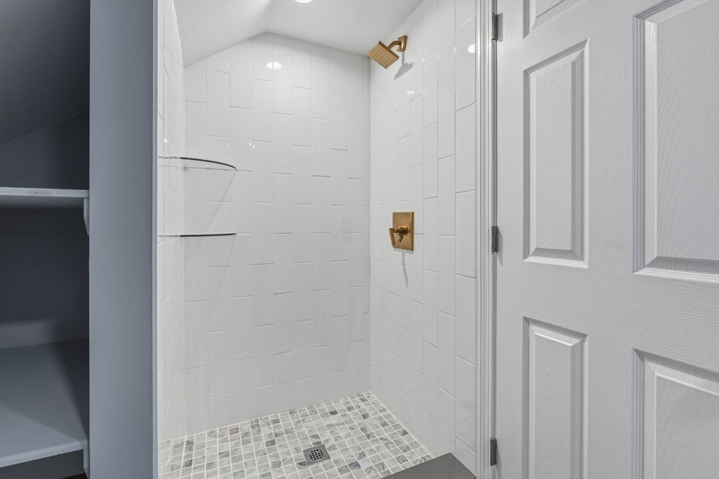 8 Hammatt St # 8 Property Photo 26