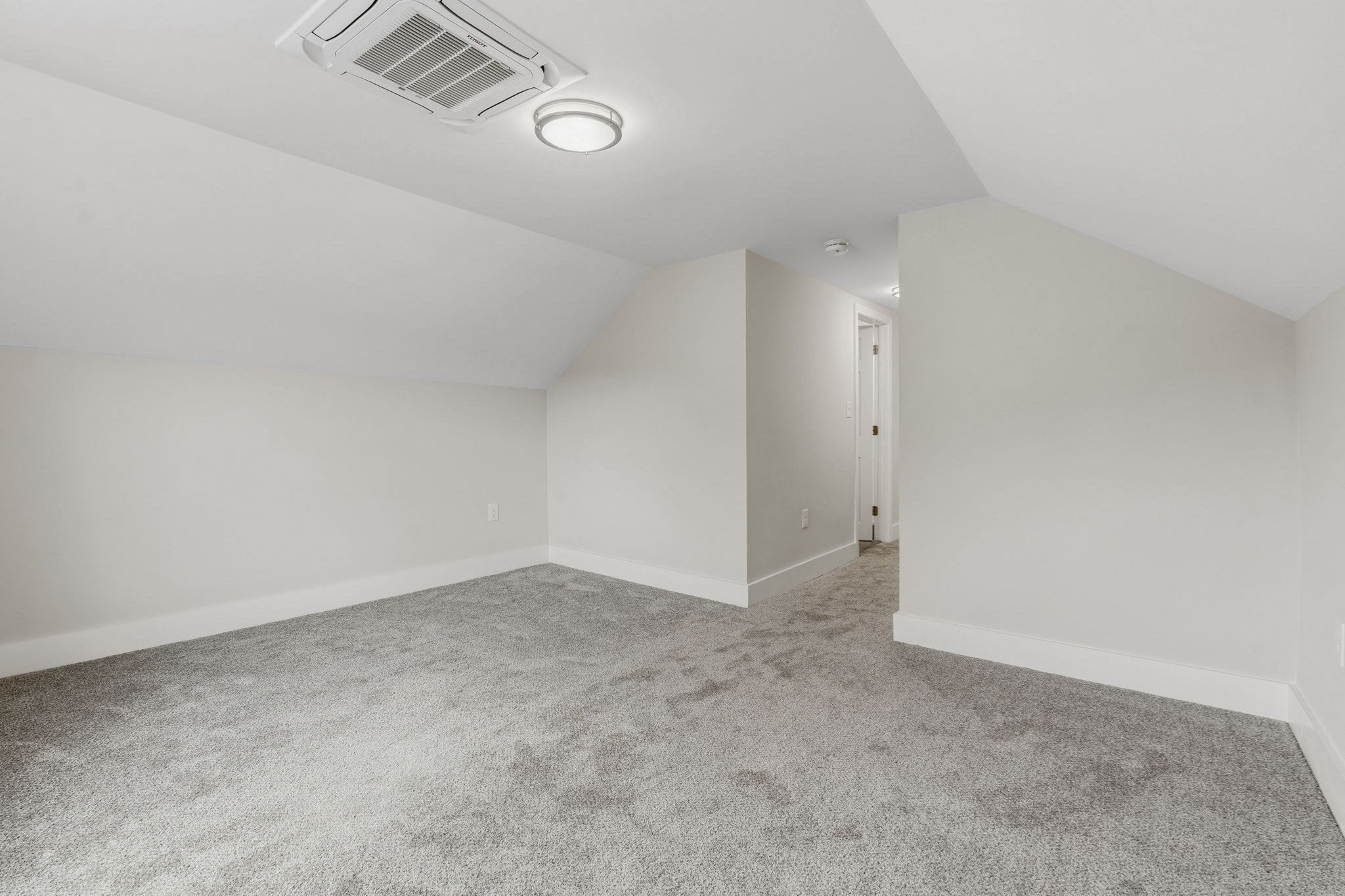 8 Hammatt St # 8 Property Photo 25