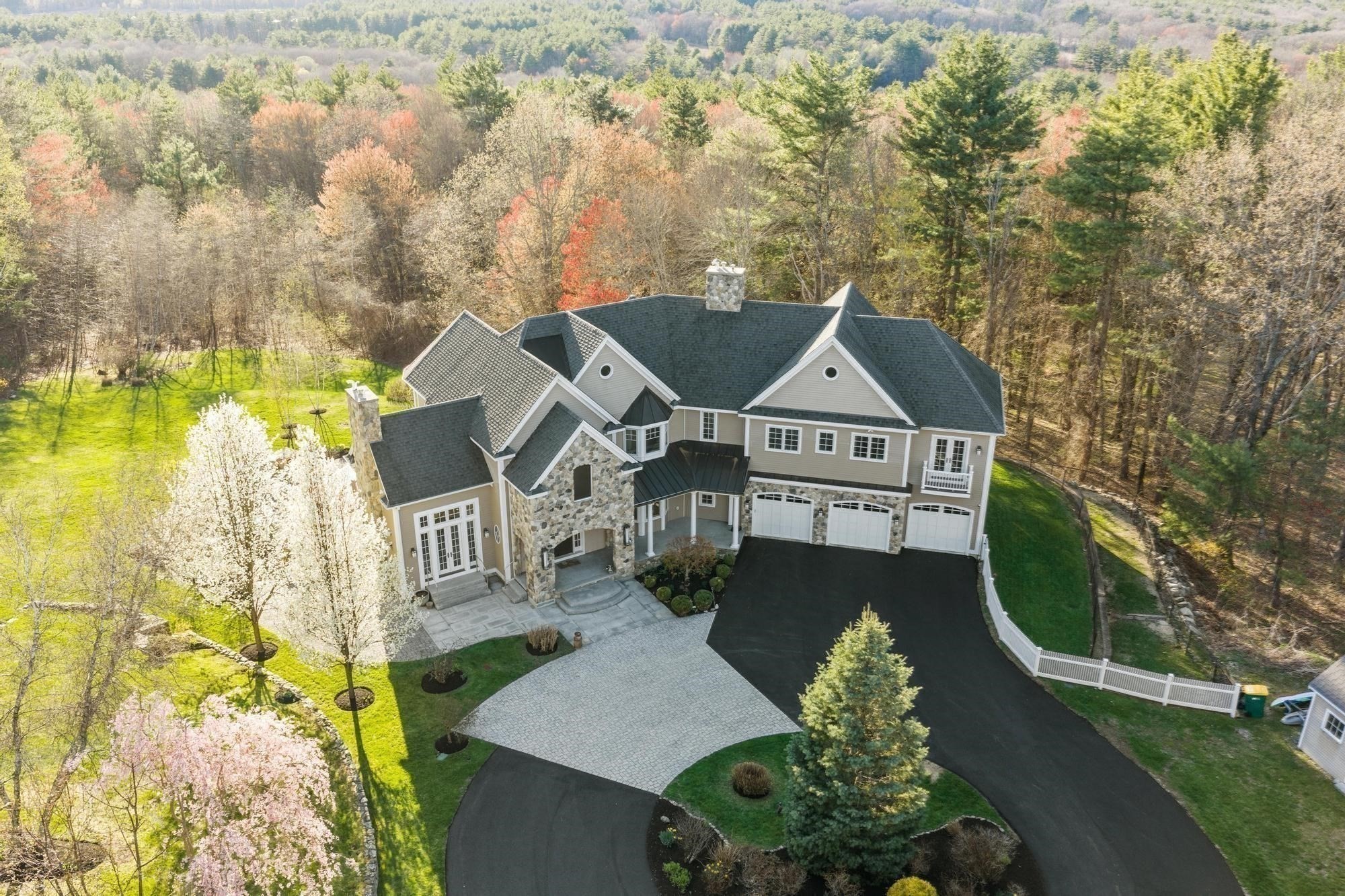 68 Prospect Hill Rd Property Photo 1
