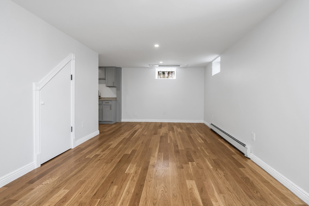 5 Cottage St Property Photo 37