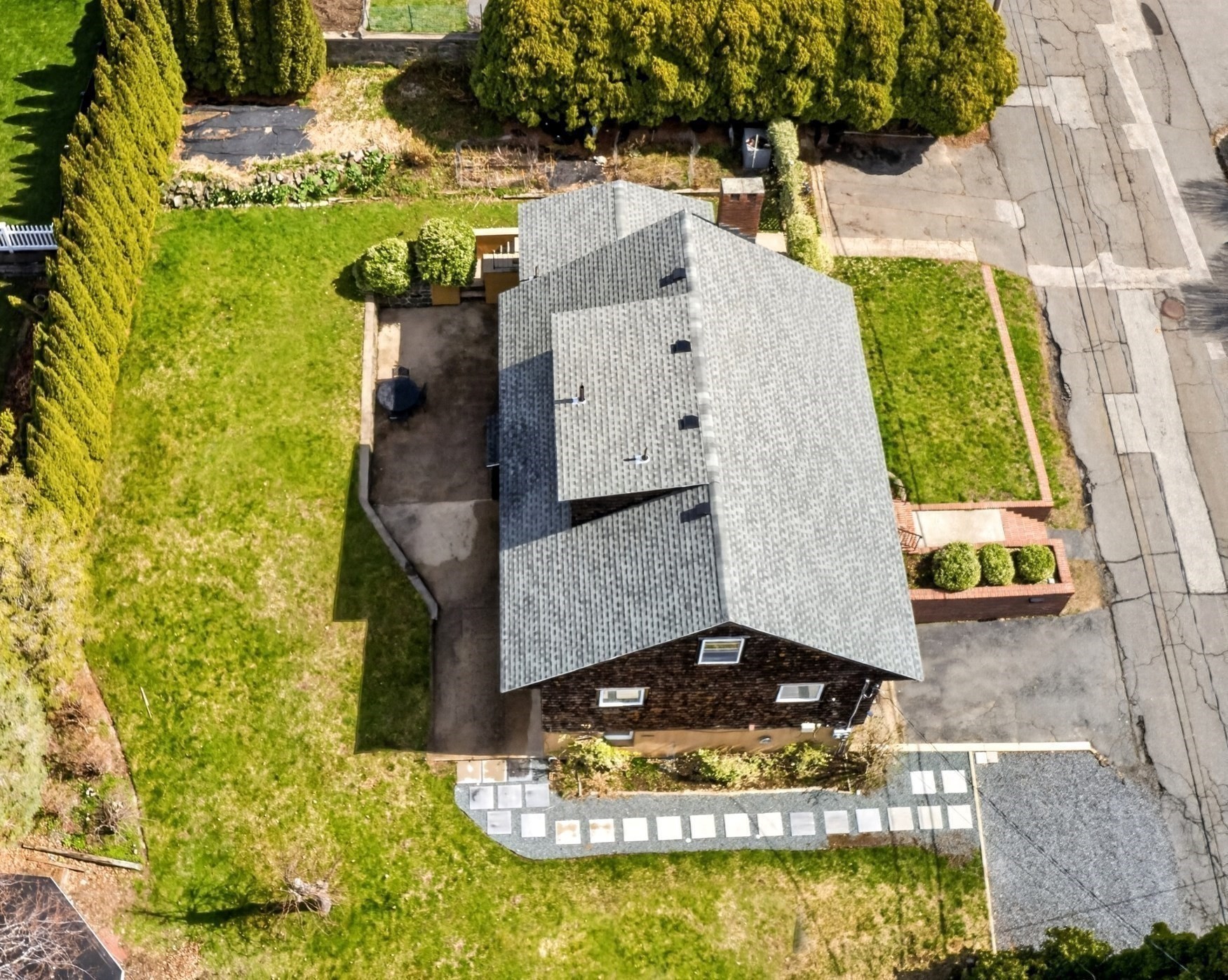 6 Desmond Dr Property Photo 4