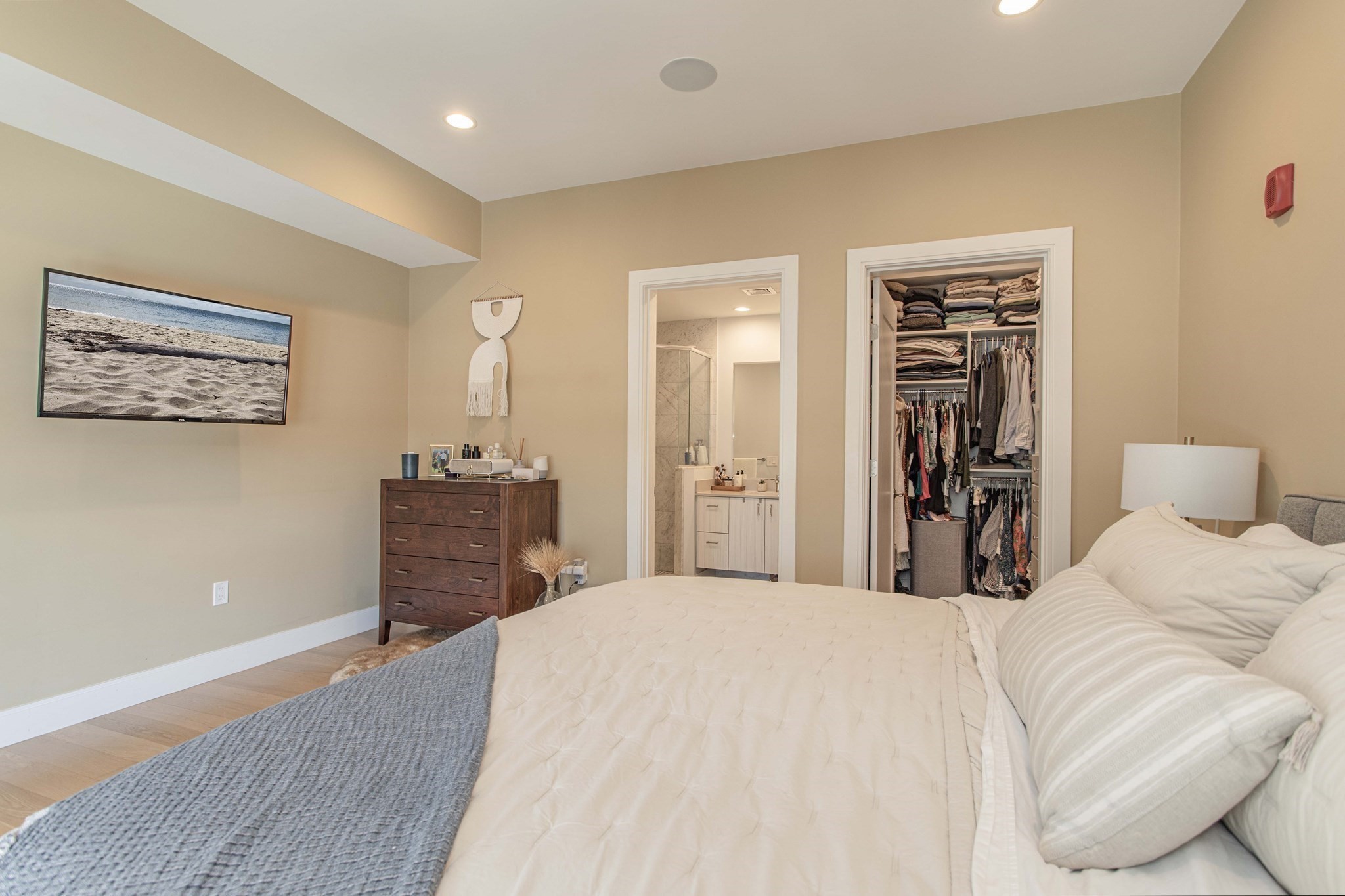 488 Dorchester Ave # 3i Property Photo 18