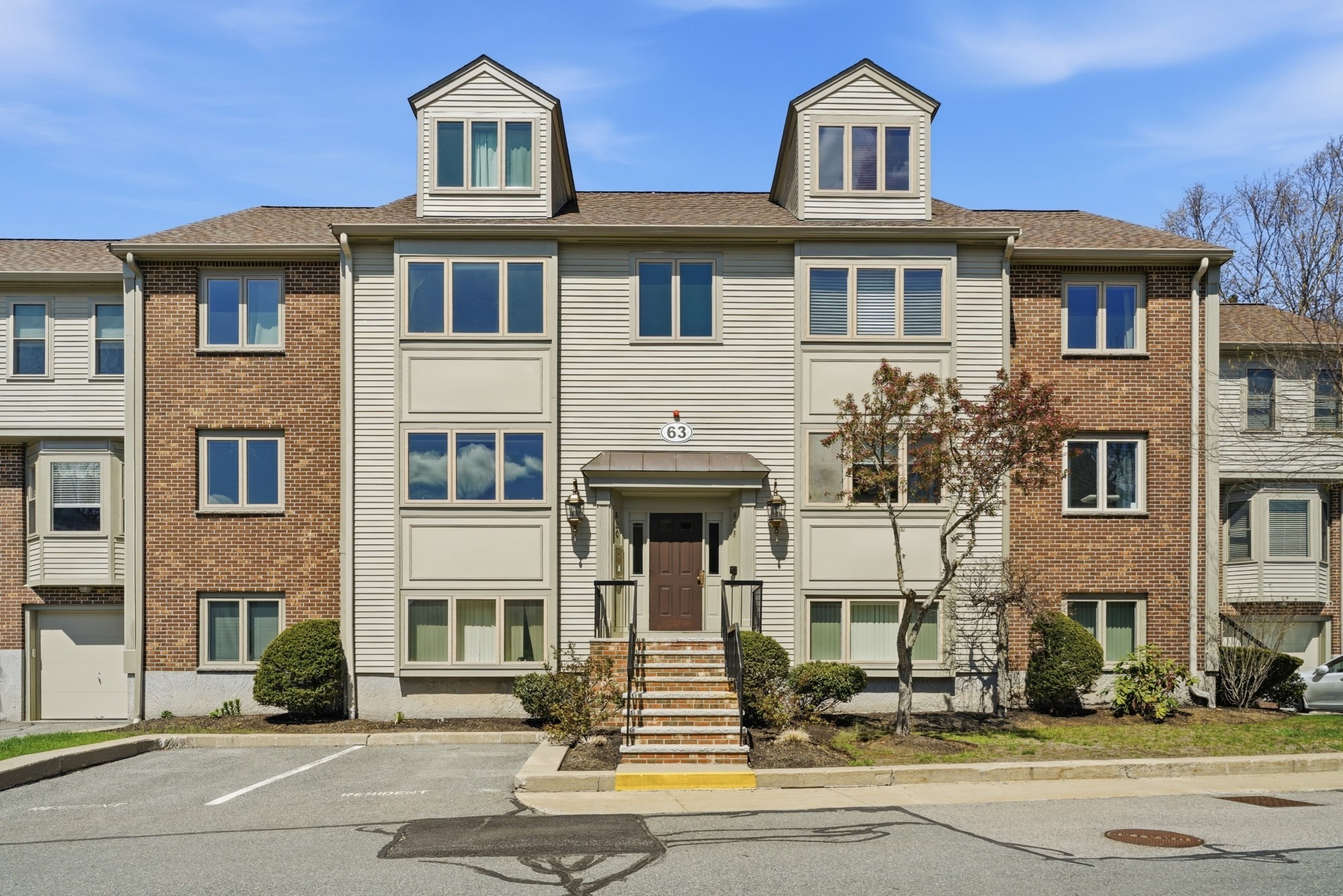 63 Maple St # F Property Photo 1