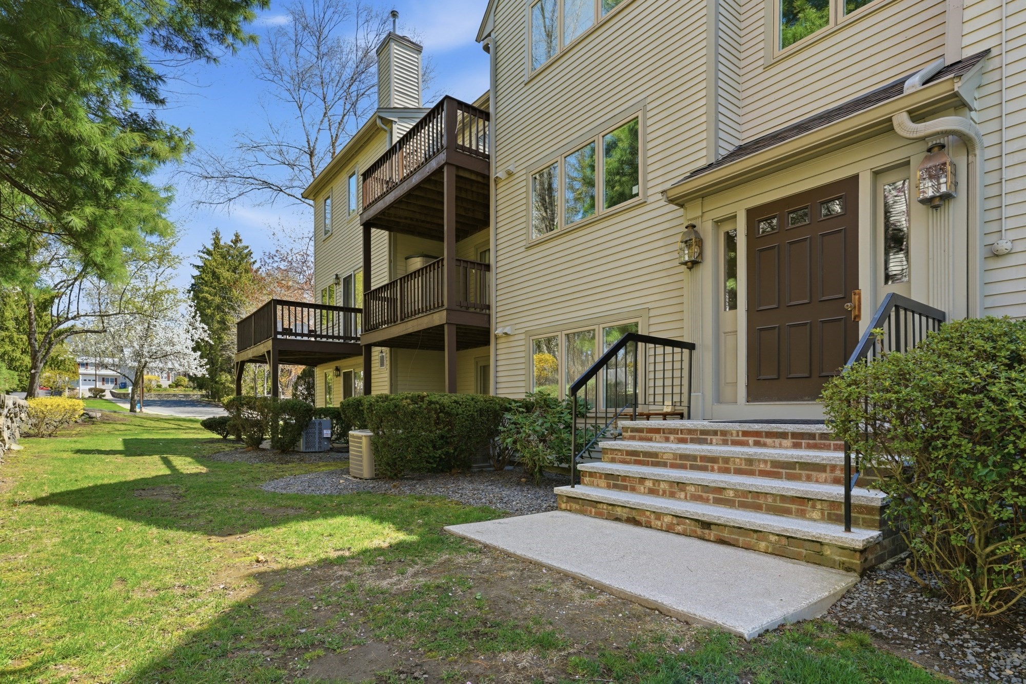 63 Maple St # F Property Photo 2