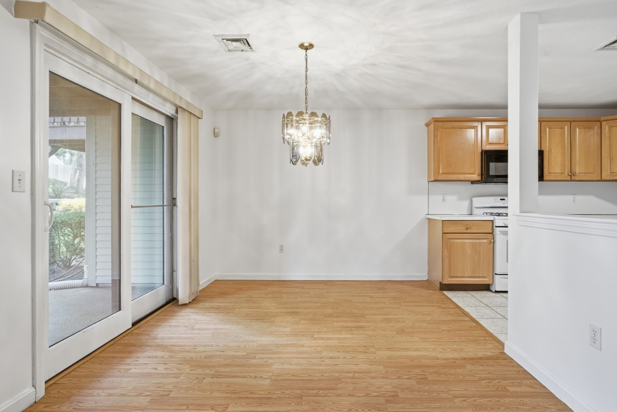 63 Maple St # F Property Photo 8