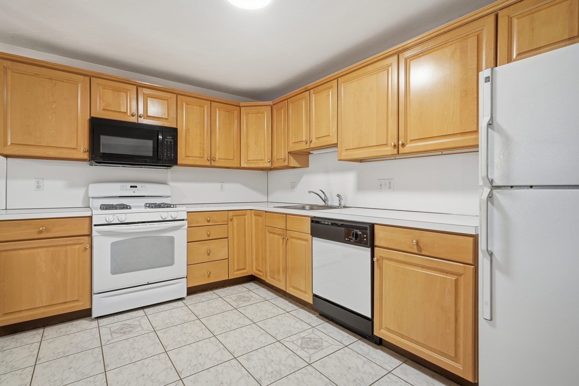 63 Maple St # F Property Photo 16