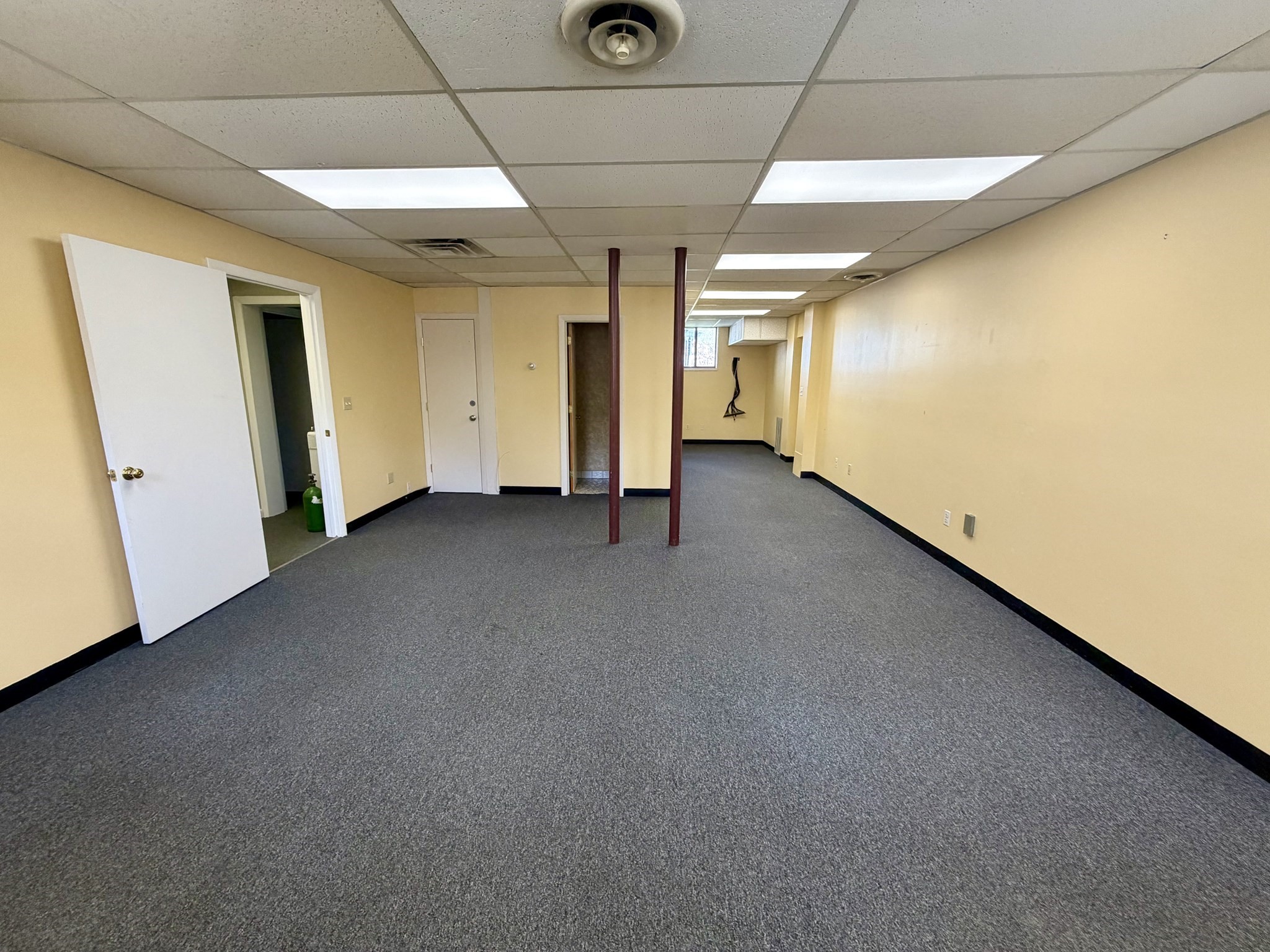 41 Main St # B2 Property Photo 4