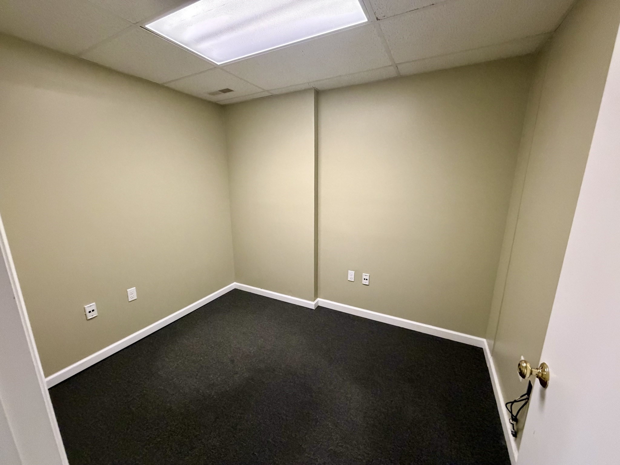 41 Main St # B2 Property Photo 6