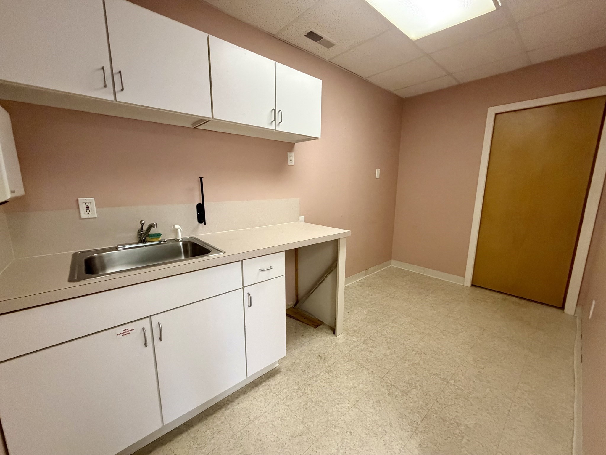 41 Main St # B1 Property Photo 12