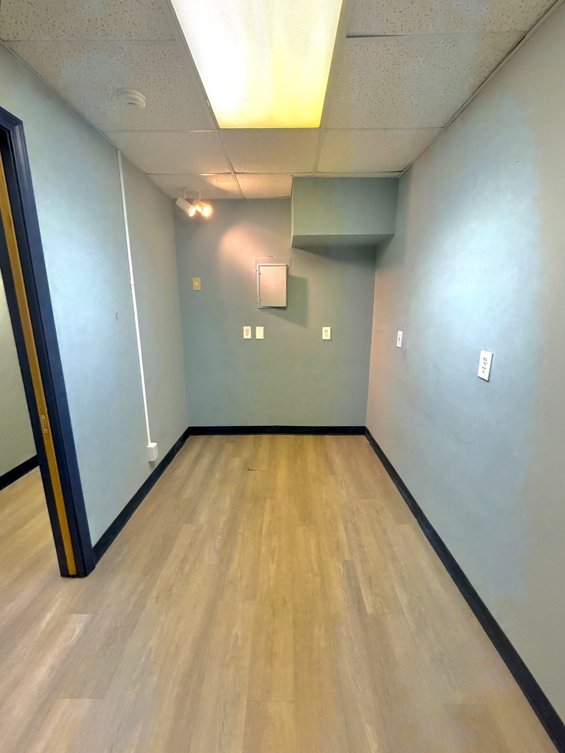 41 Main St # B1 Property Photo 13