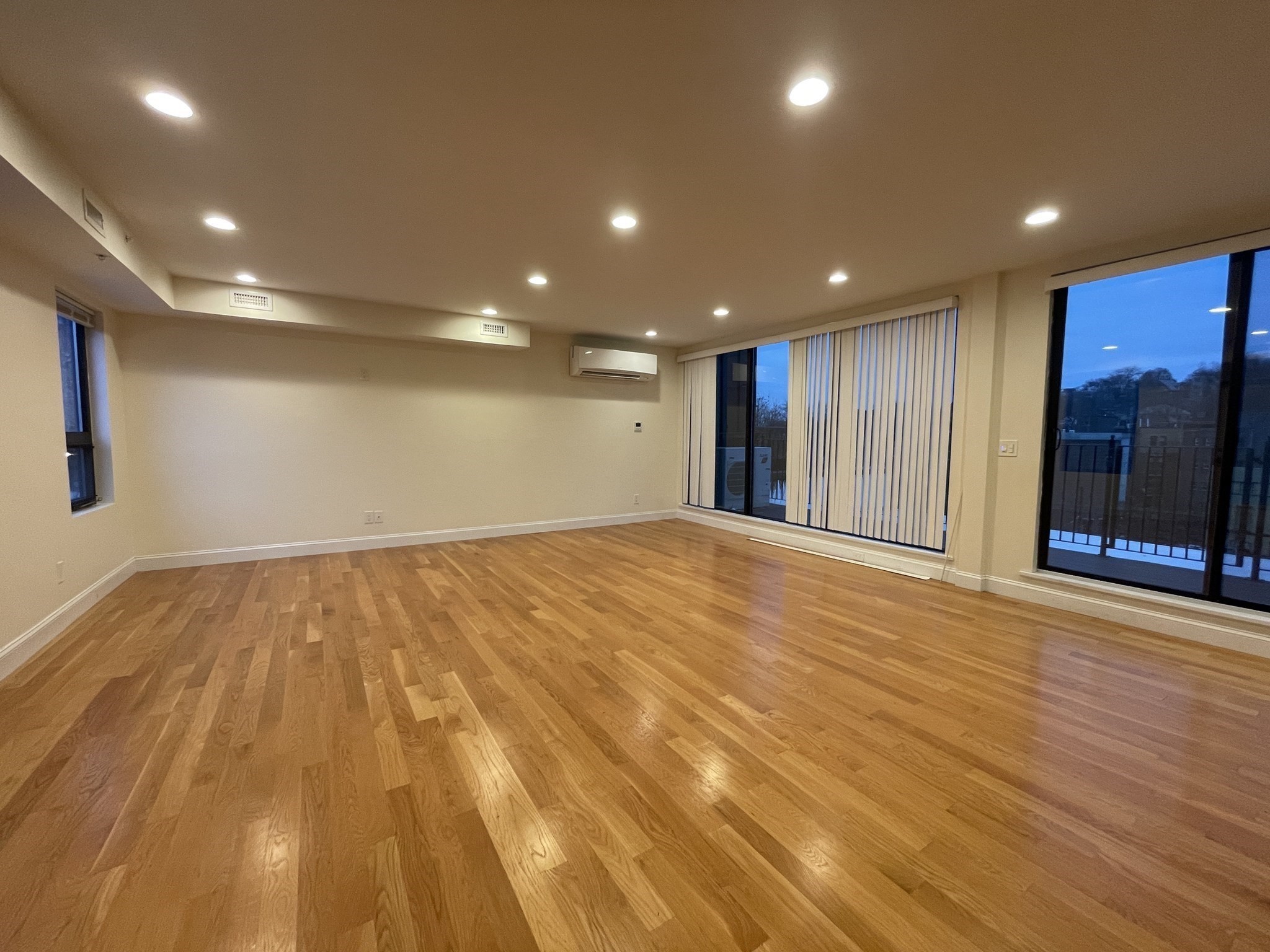 1616 Beacon St # 3 Property Photo 3