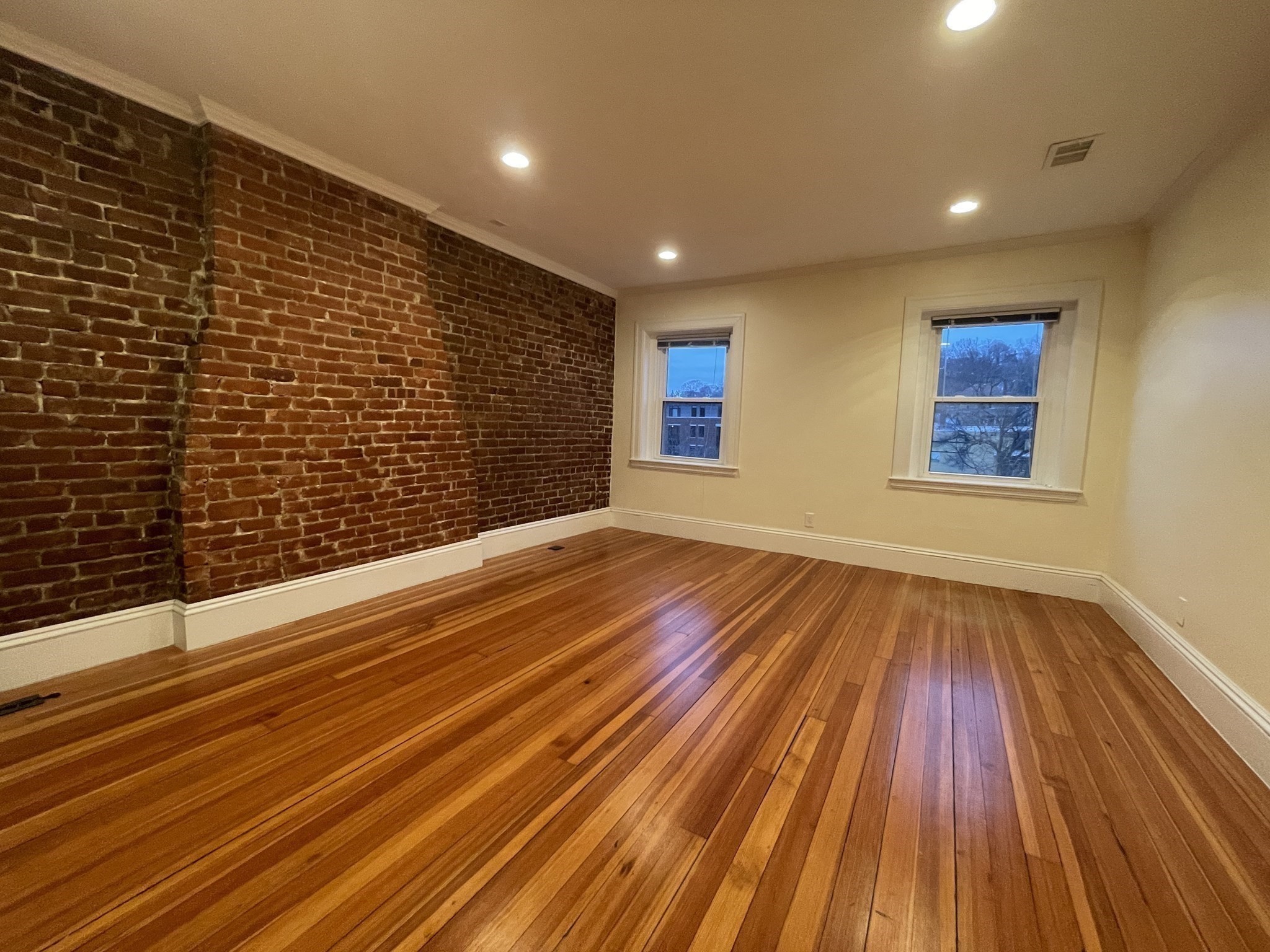 1616 Beacon St # 3 Property Photo 13