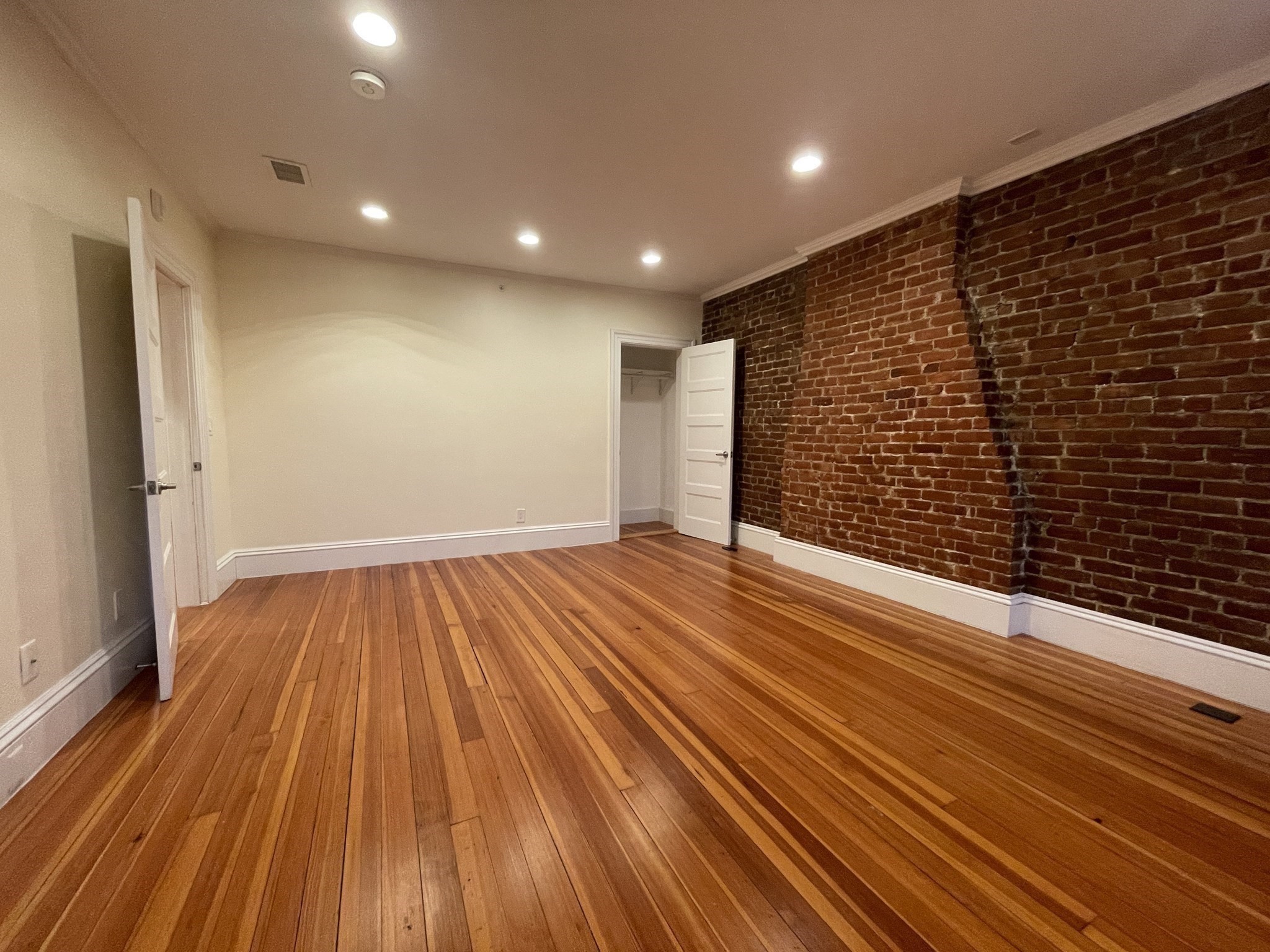 1616 Beacon St # 3 Property Photo 15