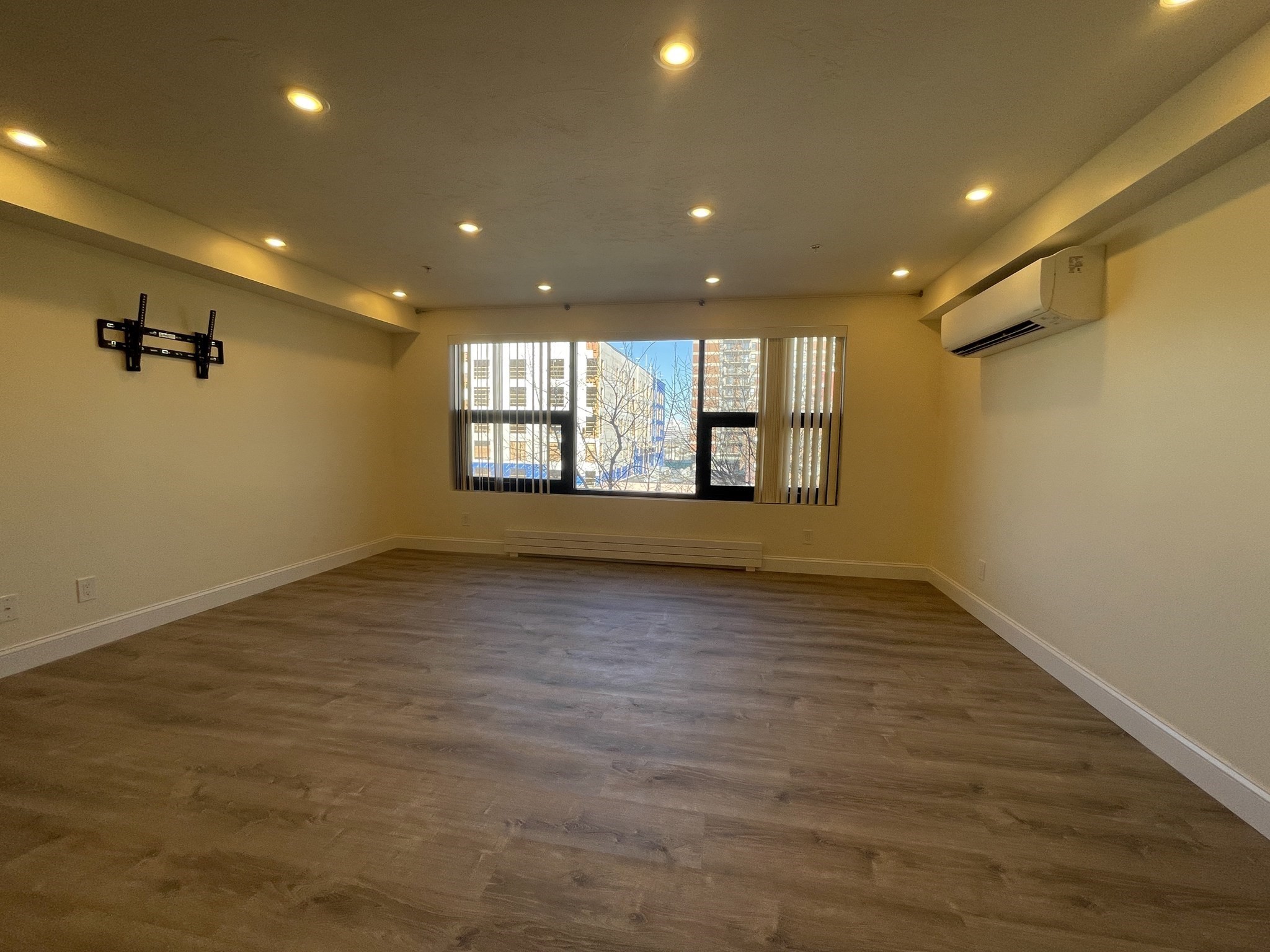 1028 Commonwealth Ave # 405 Property Photo 4