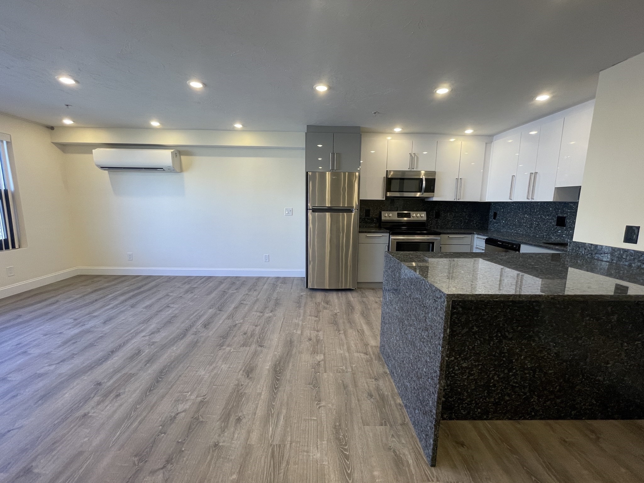 1028 Commonwealth Ave # 405 Property Photo 5