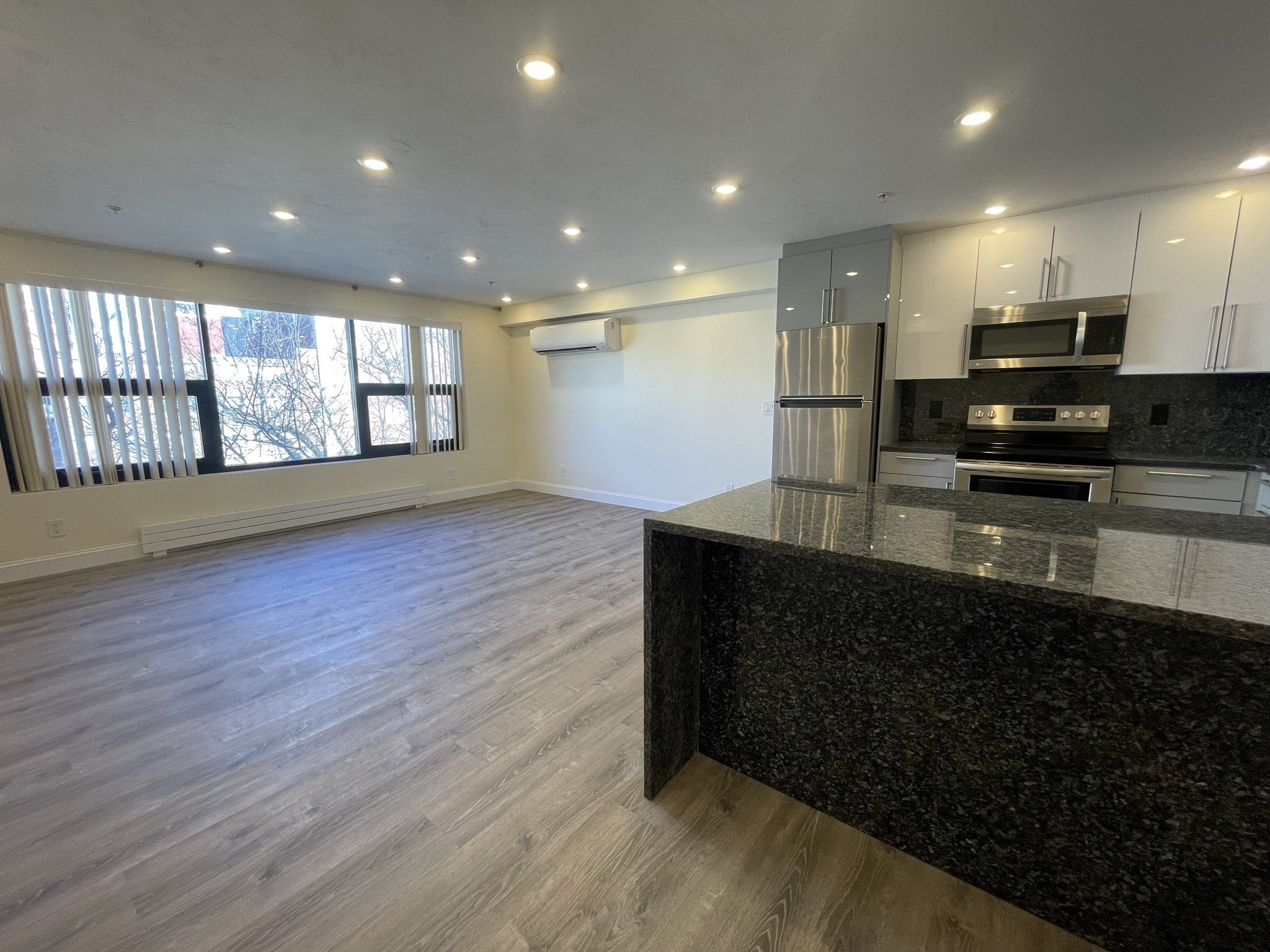1028 Commonwealth Ave # 405 Property Photo 6