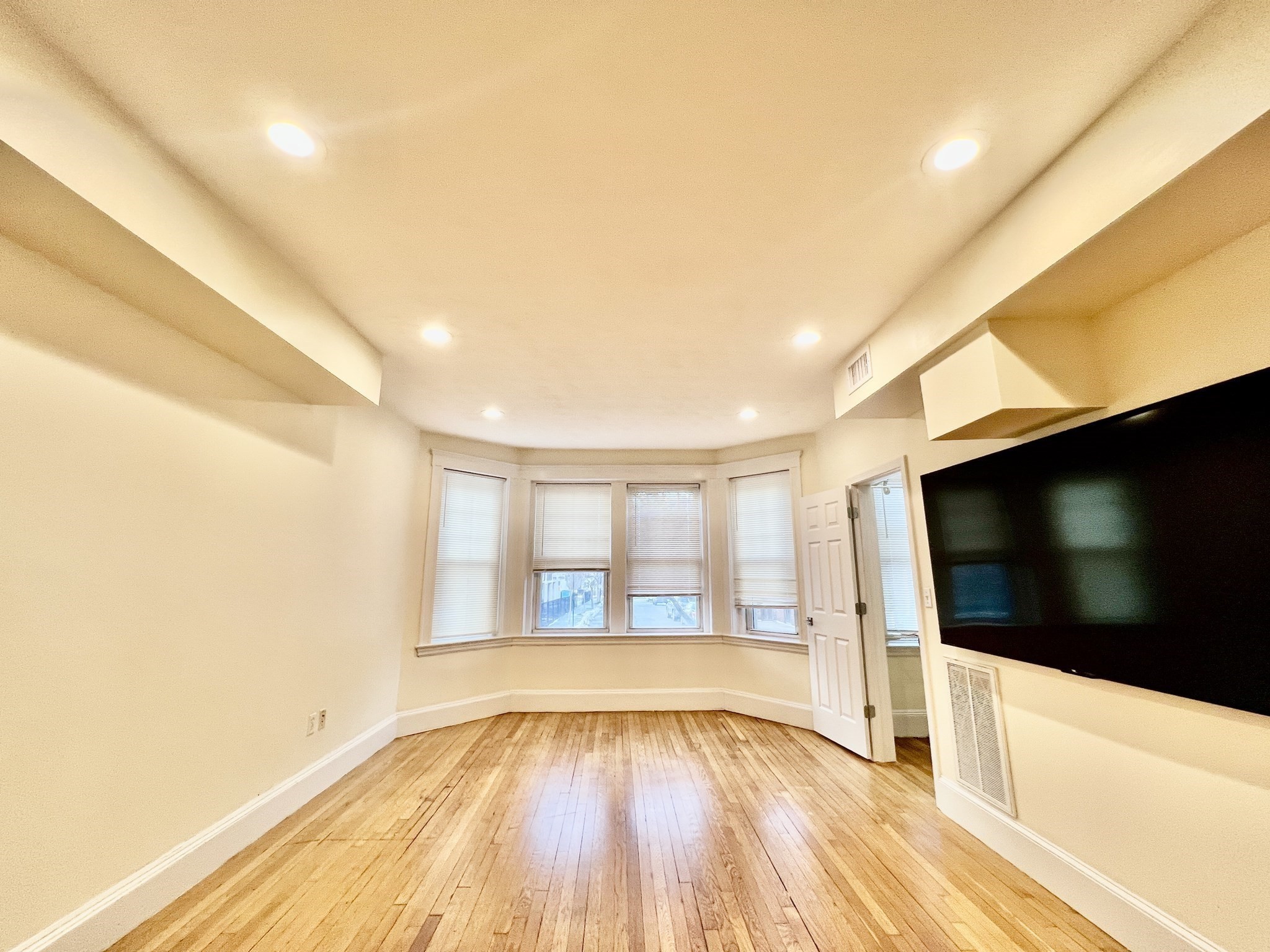 69 Babcock St # 1 Property Photo 1