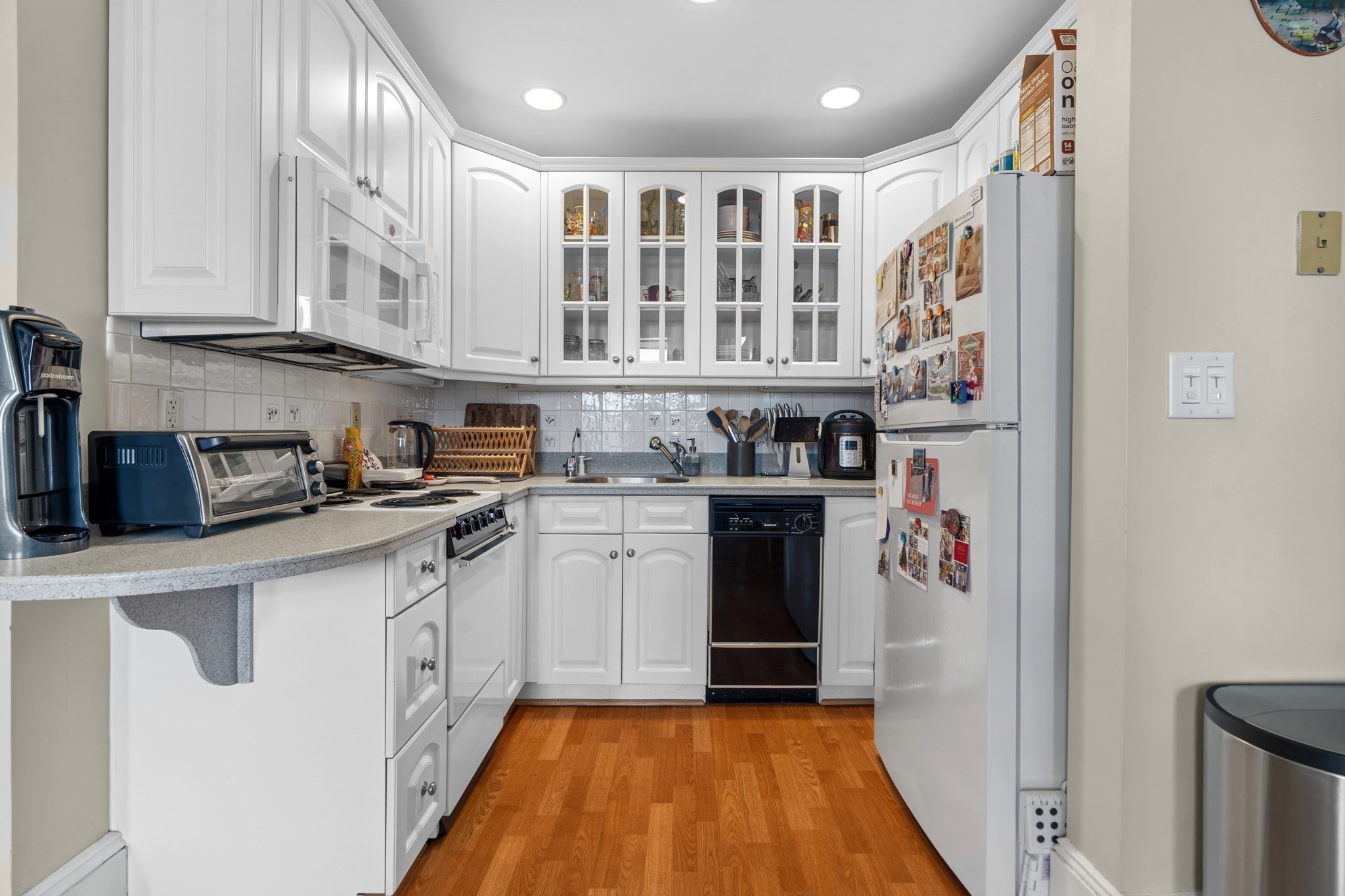 271 Dartmouth St # 5h Property Photo 6