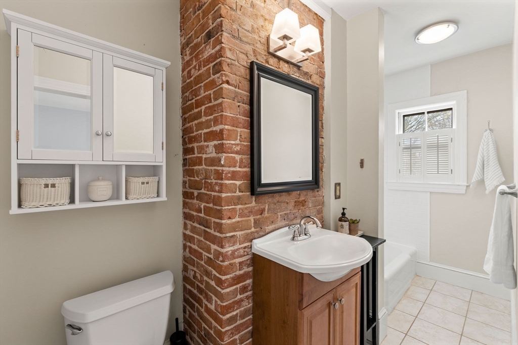 64 Middle St # 2 Property Photo 8