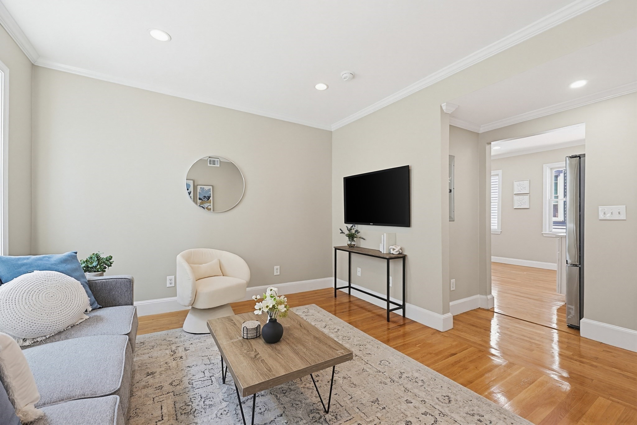 574 Washington Street # 2 Property Photo 3