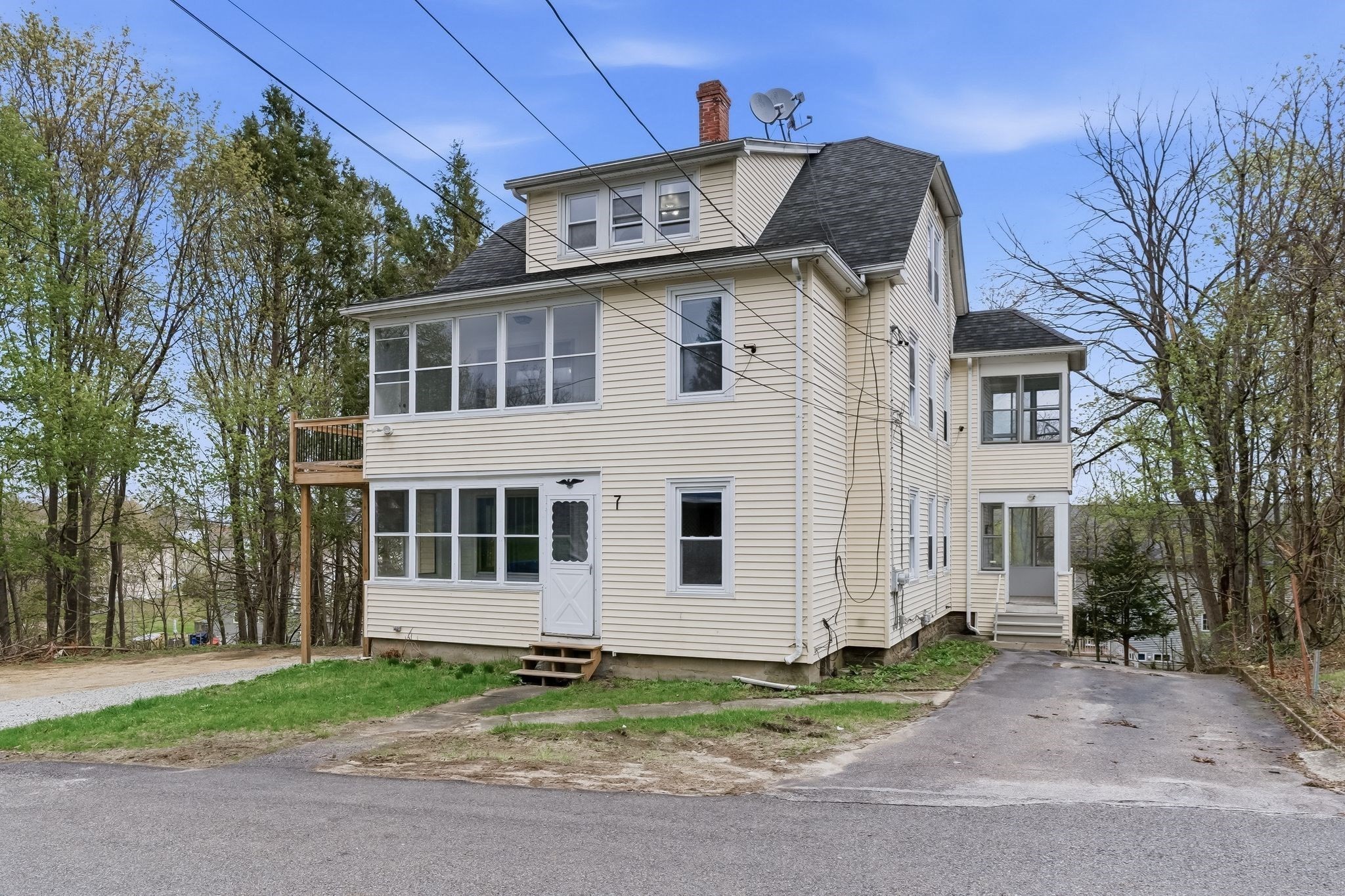 7 Third Avenue Property Photo 1