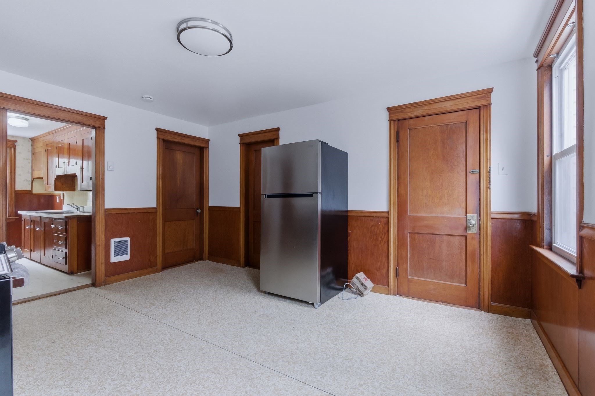7 Third Avenue Property Photo 3