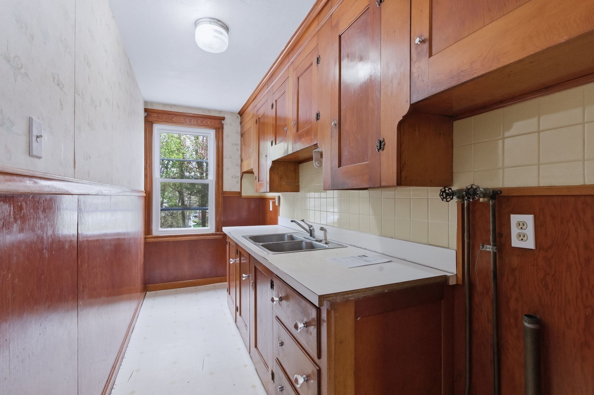 7 Third Avenue Property Photo 4
