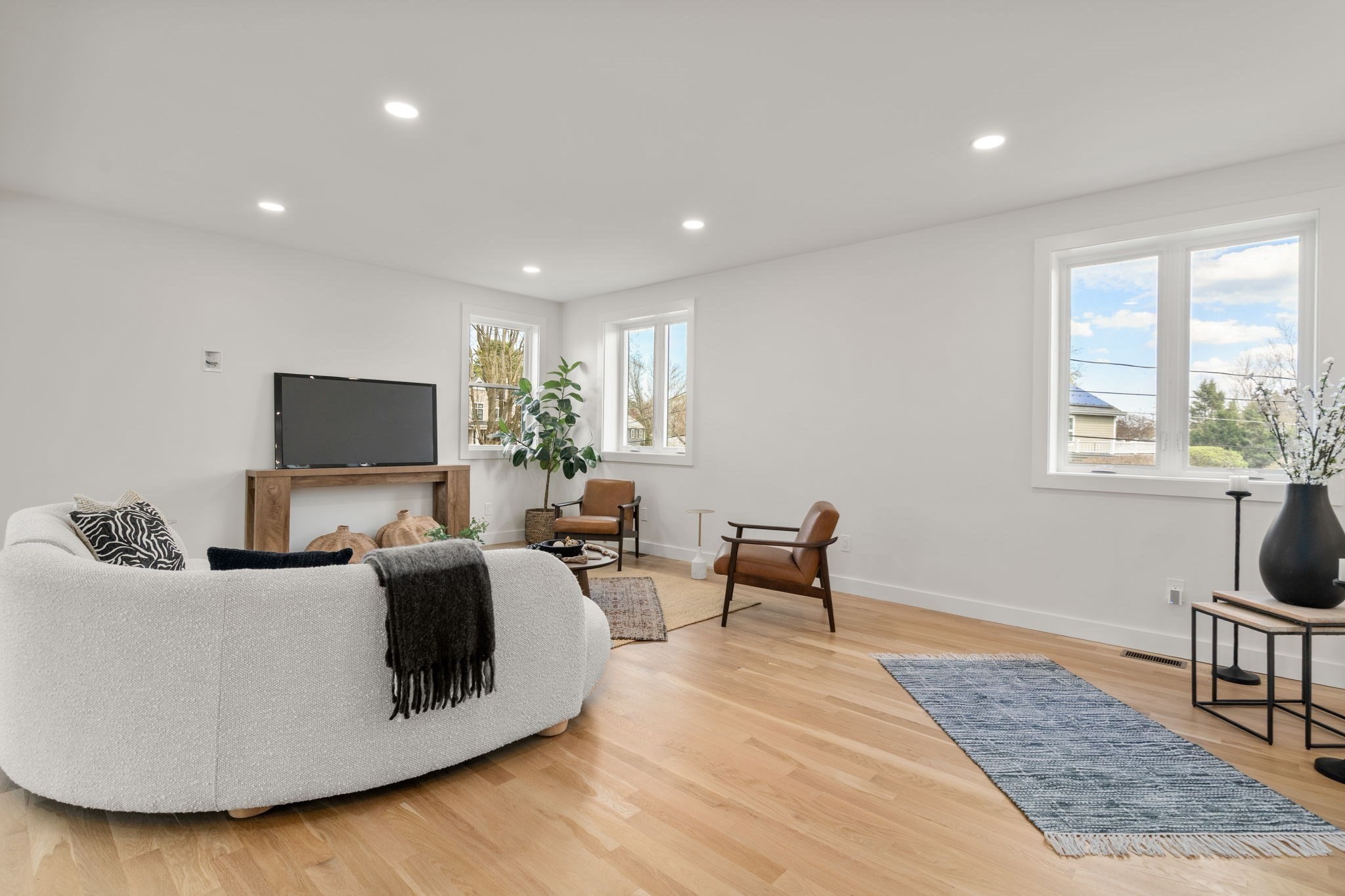100 Woodbine Circle Property Photo 3