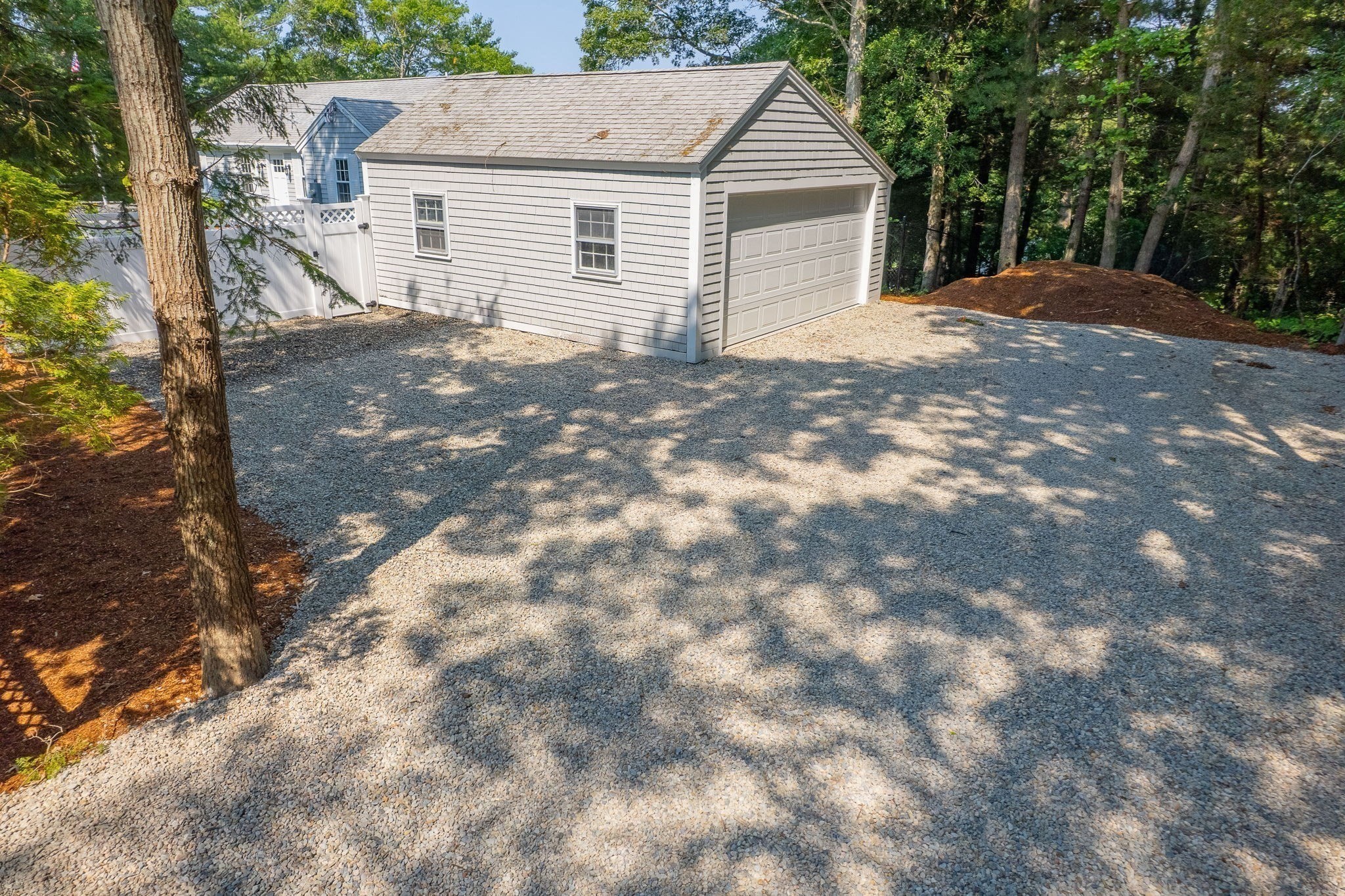 162 Main St Property Photo 3