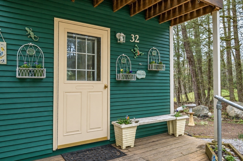 32 Woodchuck Hollow Property Photo 3