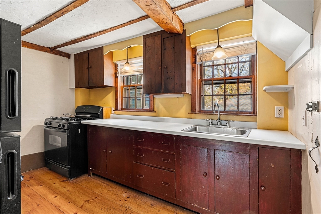 31 Mugford St. Property Photo 5