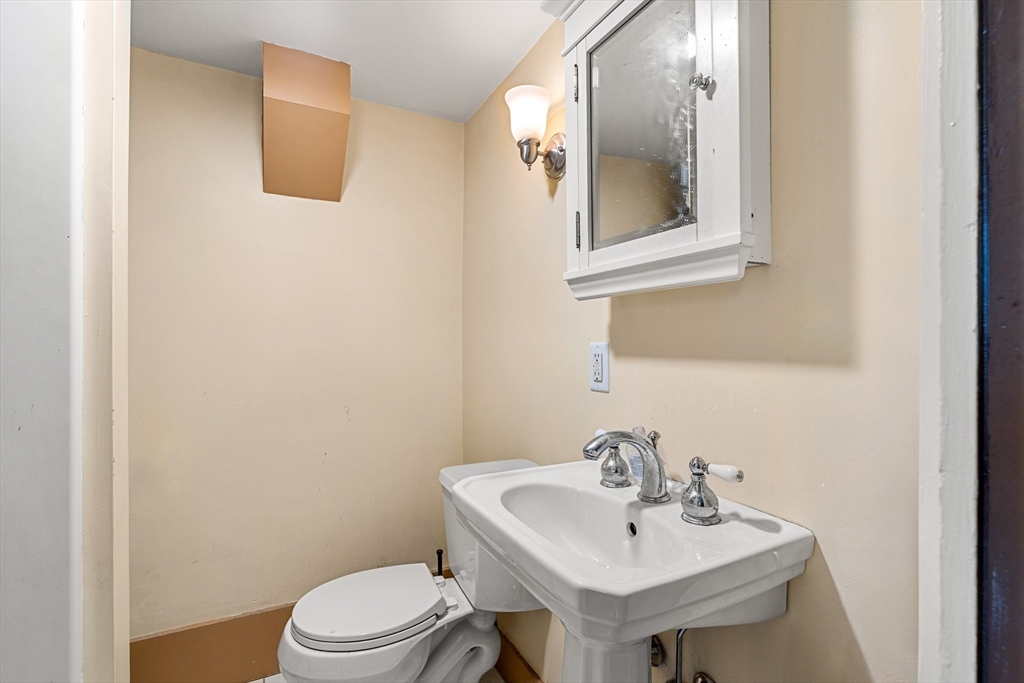 31 Mugford St. Property Photo 18