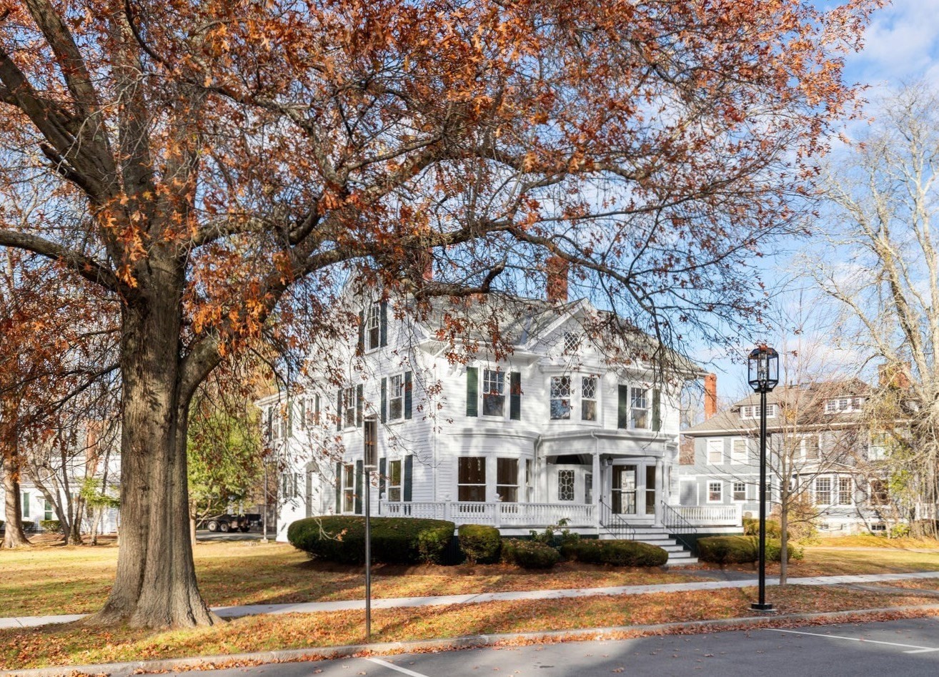 1949 Massachusetts Ave Property Photo 1