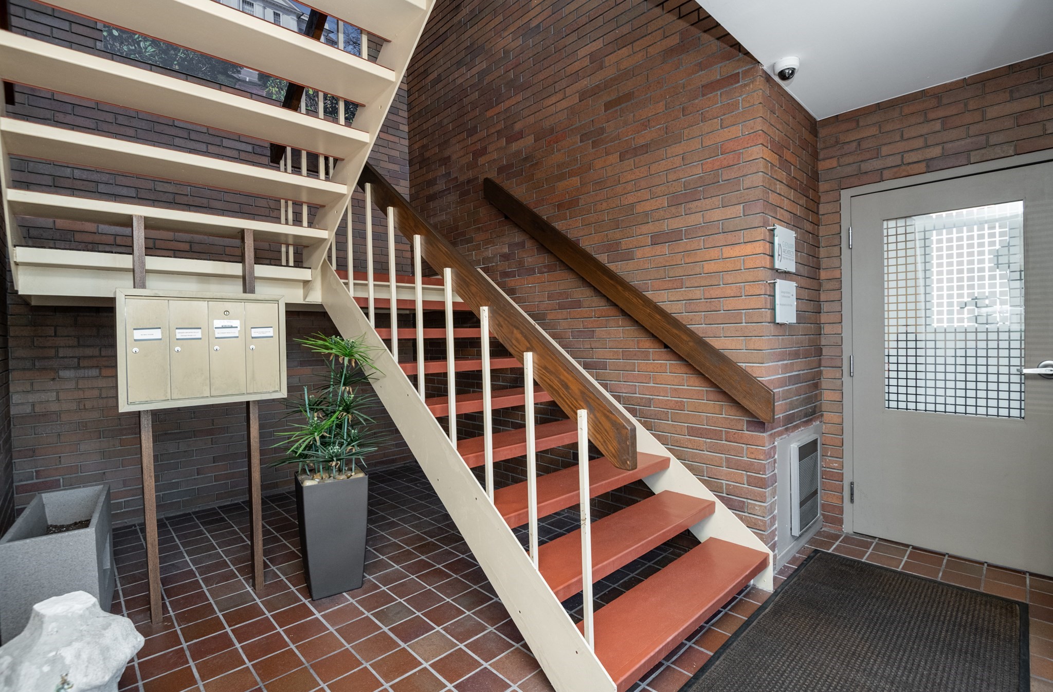 20 Conant St # 1b Property Photo 6