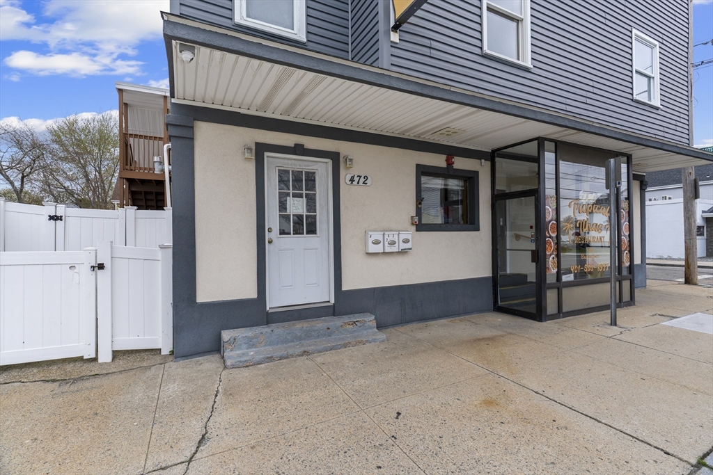 472 Waterman Ave Property Photo 4