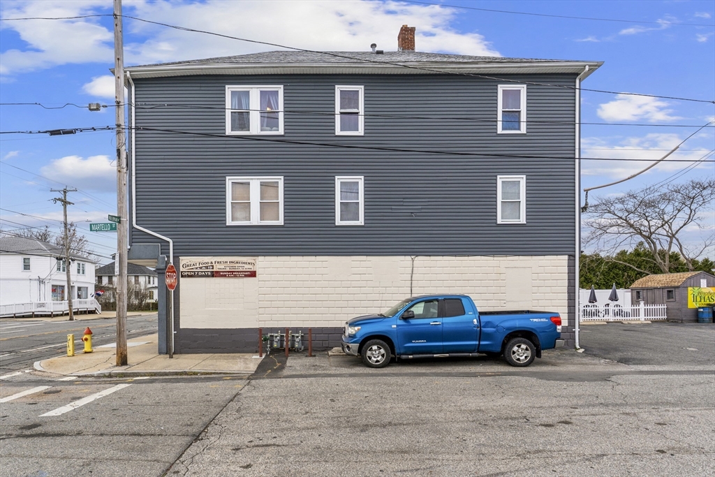 472 Waterman Ave Property Photo 8