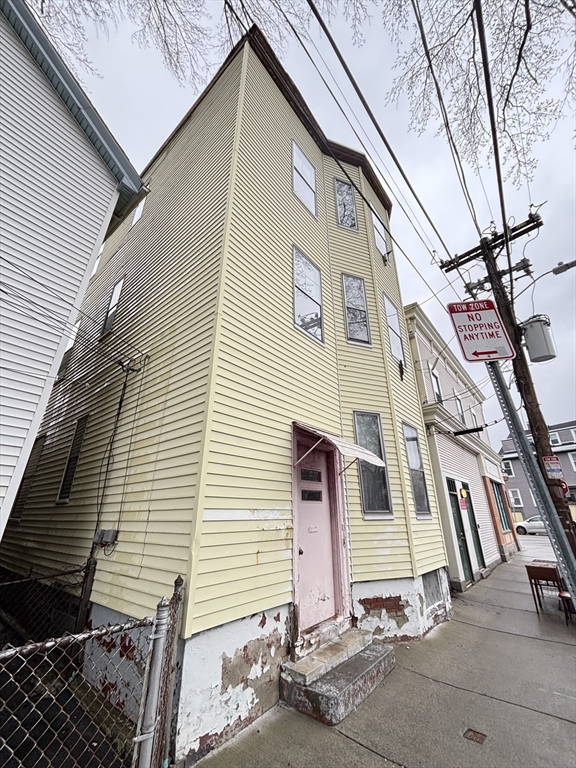 155 Amory St Property Photo 2