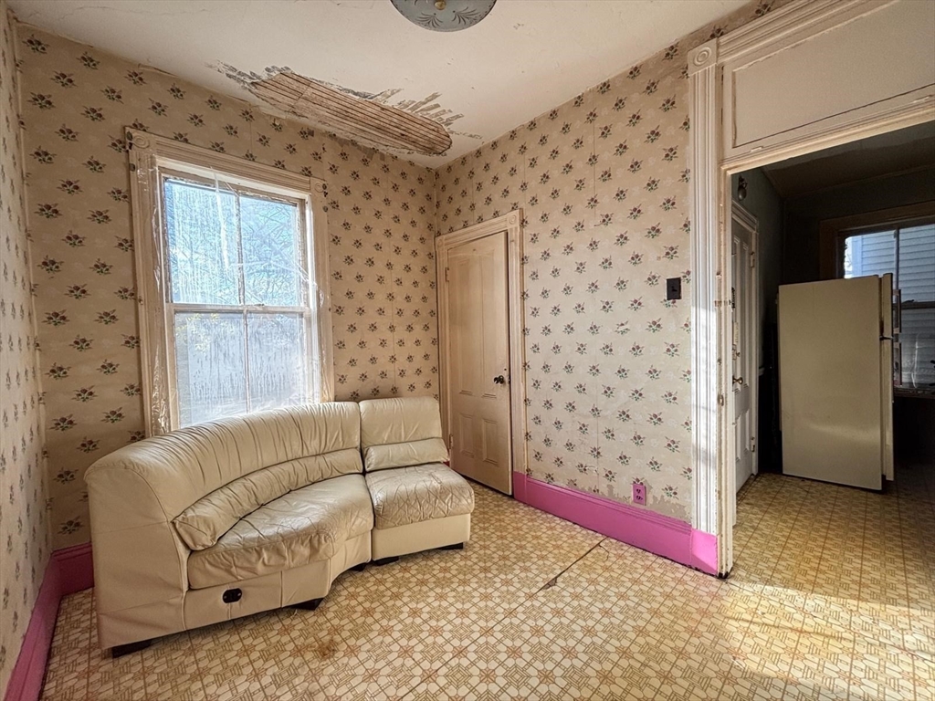 155 Amory St Property Photo 12