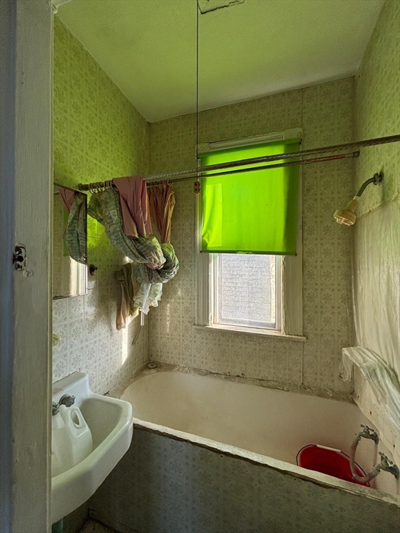155 Amory St Property Photo 14