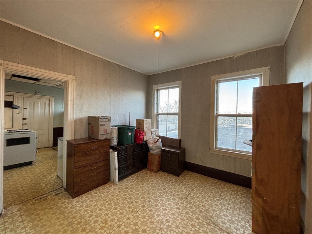 155 Amory St Property Photo 16